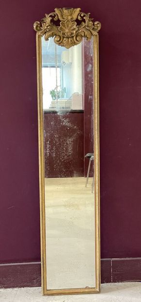 Miroir d'entre deux , cadre en bois et stuc...