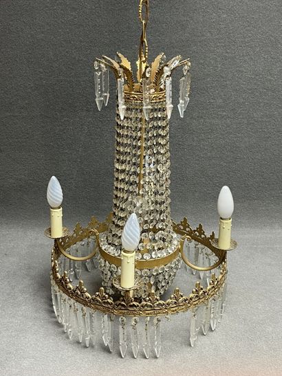 Lustre corbeille à pampilles. 
H. :100 cm....