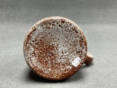 ACCOLAY
Pichet en céramique à décor de fleurs.
H:...