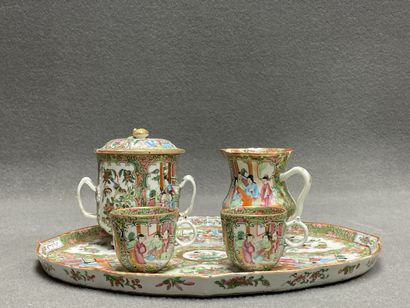 Partie de service en porcelaine de Canton...
