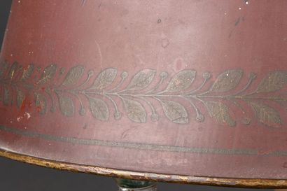 Lampe bouillotte à trois lumières en bronze...
