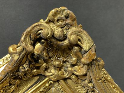 Cadre en bois et stuc doré. 
Dim. intérieur:...