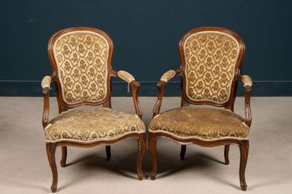 Paire de fauteuils cabriolet. 
Époque Louis...