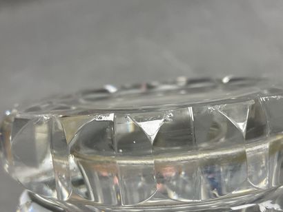 Saint Louis. 
Grand vase en cristal. 
H....