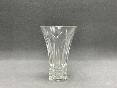 Saint Louis. 
Grand vase en cristal. 
H....