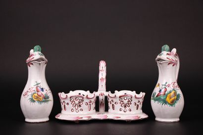 Huilier vinaigrier en faïence décor au Chinois
21...