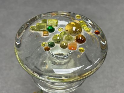 Carafe à décanter en cristal à décor de grappes...