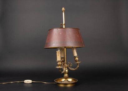 Lampe bouillotte à trois lumières en bronze...