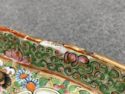 Partie de service en porcelaine de Canton...
