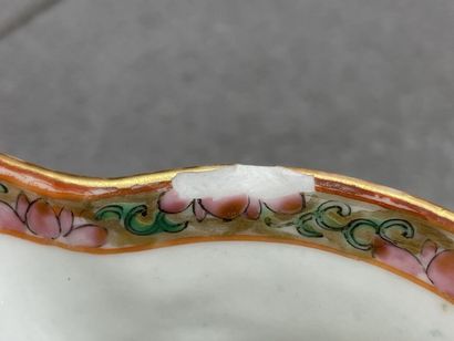 Partie de service en porcelaine de Canton...