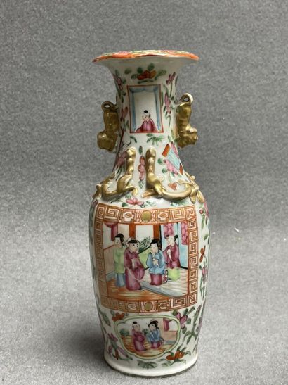 Vase et cache pot en porcelaine de Canton....