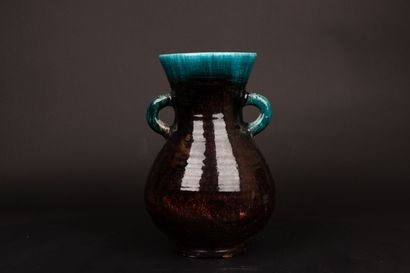 ACCOLAY
Grand vase à anses en céramique bleu...