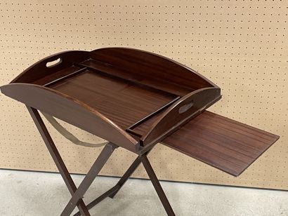 Table bureau de bateau en placage d'acajou.
piètement...