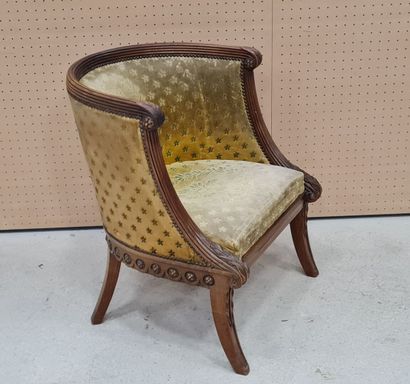 Fauteuil de bureau dossier gondole.
Style...