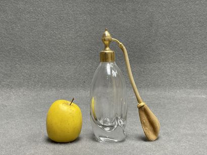 DAUM Vaporisateur en cristal.
H: 20 cm.