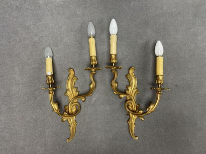 Paire d'appliques à deux lumières en bronze...