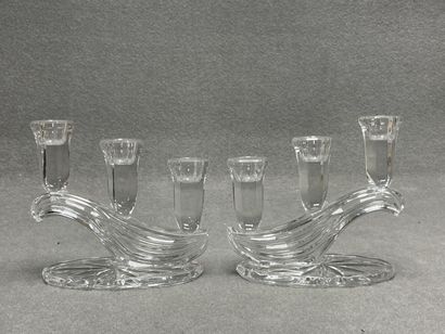 Paire de bougeoirs de table en cristal à...