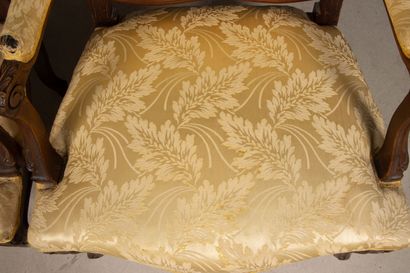 Paire de fauteuils , garnis de tissu jaune
style...