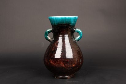 ACCOLAY
Grand vase à anses en céramique bleu...
