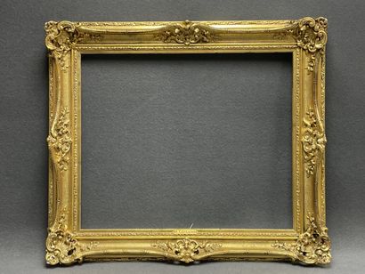 Cadre en bois et stuc doré. 
Dim. intérieur:...