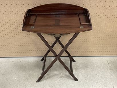 Table bureau de bateau en placage d'acajou.
piètement...