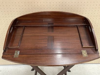 Table bureau de bateau en placage d'acajou.
piètement...