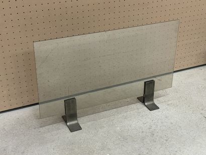 Pare-feu en verre et métal. 
50 x 80 x 15...