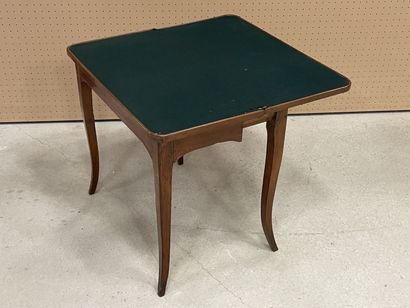 Table a jeux marquetée. 
fin XVIII° début...