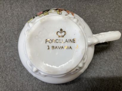 Dinette de poupée en porcelaine Allemande,...