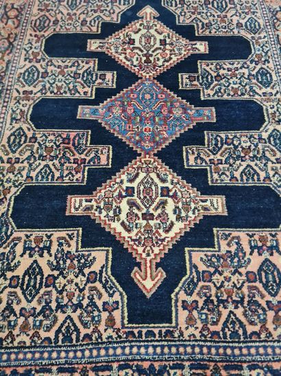 tapis d'orient 
160 x 120 cm