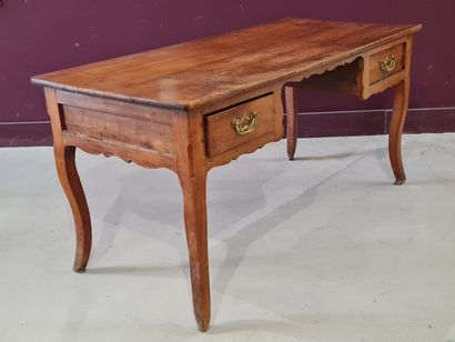 Bureau plat en merisier , style Louis XV
XIX°...