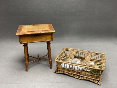 Coiffeuse de poupées en bois tourné façon...