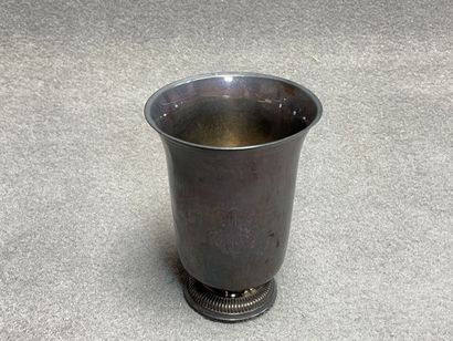 Timbale tulipe en argent XVIII°
H. :12,5...