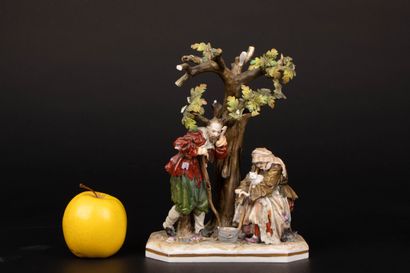 Groupe en porcelaine représentant un couple...