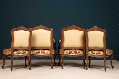 Salon comprenant une paire de fauteuils et...