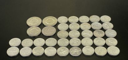 Pièces en argent:
- 33 pièces de 5 francs...
