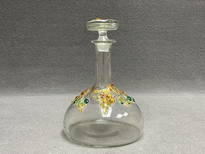 Carafe à décanter en cristal à décor de grappes...