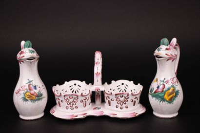 Huilier vinaigrier en faïence décor au Chinois
21...