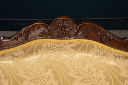 Paire de fauteuils , garnis de tissu jaune
style...