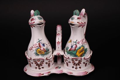 Huilier vinaigrier en faïence décor au Chinois
21...