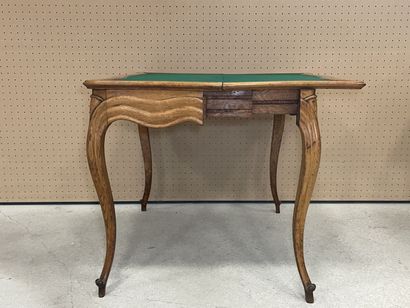 Table à jeux en placage de noyer
Napoléon...