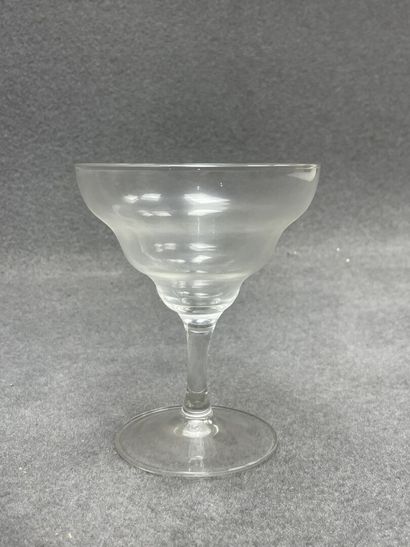 Six verres à cocktail 
H. : 14 cm