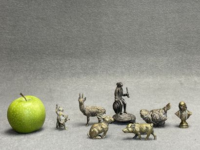 Sept petits bronze. 
-Singe zoomorphe. H....