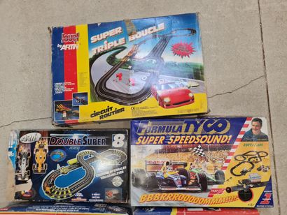 Lot de 8 circuits électriques de voitures...