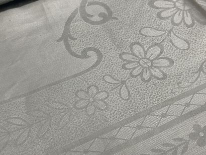 Lot de serviettes damassées et nappe