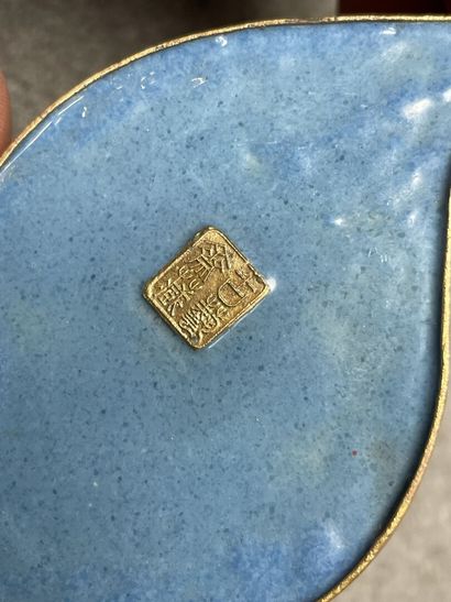 Deux piluliers en émaux cloisonnés chino...