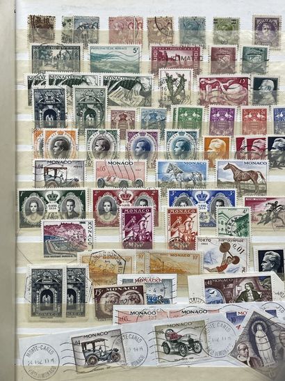 Sept albums de timbres étranger.