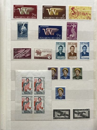 Sept albums de timbres étranger.