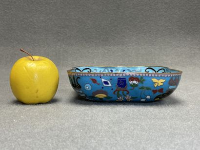Coupe en émaux cloisonnés. 
Chine XX°
5 x...