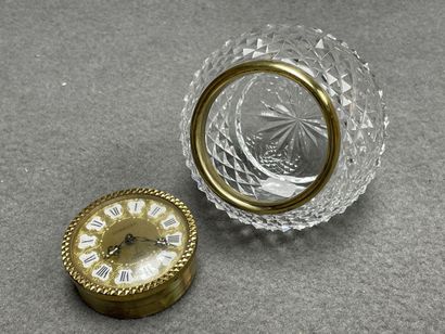 SCHNEIDER
Pendulette en cristal, boule à...